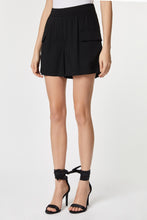 Load image into Gallery viewer, BERMUDA SHORTS IN STRETCHY VISCOSE CRÊPE
