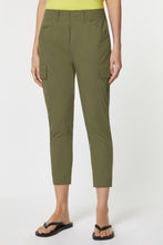 Load image into Gallery viewer, CARGO PANTS IN STRETCHY POPLIN
