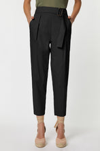 Load image into Gallery viewer, CARROT PANTS IN STRETCHY POPLIN WITH BELT
