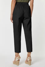 Load image into Gallery viewer, CARROT PANTS IN STRETCHY POPLIN WITH BELT
