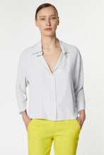 Load image into Gallery viewer, BOXY V-NECK COLLARED SHIRT IN CRÊPE DE CHINE WITH Ÿ SLEEVES
