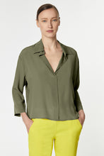 Load image into Gallery viewer, BOXY V-NECK COLLARED SHIRT IN CRÊPE DE CHINE WITH Ÿ SLEEVES
