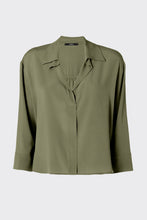 Load image into Gallery viewer, BOXY V-NECK COLLARED SHIRT IN CRÊPE DE CHINE WITH Ÿ SLEEVES
