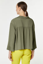 Load image into Gallery viewer, BOXY V-NECK COLLARED SHIRT IN CRÊPE DE CHINE WITH Ÿ SLEEVES
