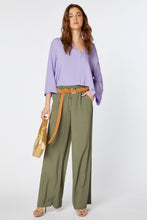 Load image into Gallery viewer, BOXY V-NECK COLLARED SHIRT IN CRÊPE DE CHINE WITH Ÿ SLEEVES
