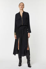 Load image into Gallery viewer, BOYFRIEND JACKET IN CRÊPE DE CHINE
