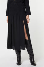 Load image into Gallery viewer, FLARED MIDI SKIRT IN CRÊPE DE CHINE WITH RUCHING
