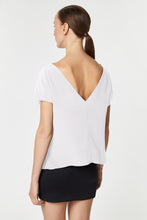 Load image into Gallery viewer, CROPPED T-SHIRT IN CRÊPE DE CHINE
