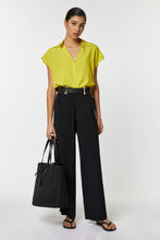 Load image into Gallery viewer, CRÊPE DE CHINE PANTS WITH MAXI DOUBLE POCKETS ON THE SIDES
