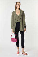 Load image into Gallery viewer, CRÊPE DE CHINE JOGGERS WITH MAXI DOUBLE POCKETS ON THE SIDES
