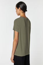 Load image into Gallery viewer, BASIC CREW-NECK JERSEY T-SHIRT
