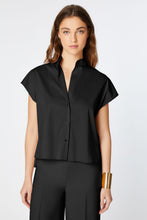 Load image into Gallery viewer, BOXY SLEEVELESS SHIRT IN STRETCHY COTTON POPLIN WITH MANDARIN COLLAR
