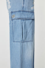 Load image into Gallery viewer, CARGO PANTS IN LIGHT WASH DENIM WITH RIPS AND BEJEWELLED DETAILS
