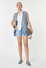 Load image into Gallery viewer, FIVE-POCKET SHORTS IN LIGHT WASH DENIM WITH RIPS, BEJEWELLED DETAIL AND FRAYED HEMS

