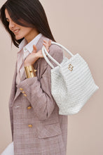 Load image into Gallery viewer, Â SHOULDER BAG IN WOVEN LEATHERÂ 
