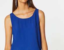 Load image into Gallery viewer, BASIC SLEEVELESS TOP IN CRÊPE DE CHINE
