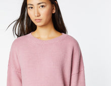 Load image into Gallery viewer, CHUNKY KNIT CREW-NECK SWEATER
