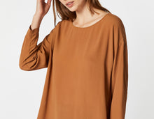 Load image into Gallery viewer, CREW NECK BLOUSE IN CREPE DE CHINE
