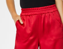 Load image into Gallery viewer, BELTED PANTS IN STRETCHY SATIN
