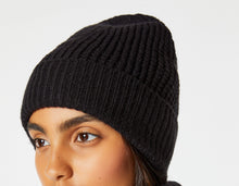 Load image into Gallery viewer, CHUNKY KNIT BEANIE
