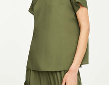 Load image into Gallery viewer, CROPPED T-SHIRT IN CRÊPE DE CHINE
