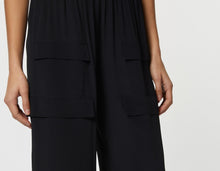 Load image into Gallery viewer, CRÊPE DE CHINE PANTS WITH MAXI DOUBLE POCKETS ON THE SIDES
