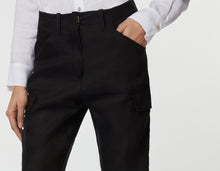 Load image into Gallery viewer, CARGO PANTS IN STRETCHY LINEN
